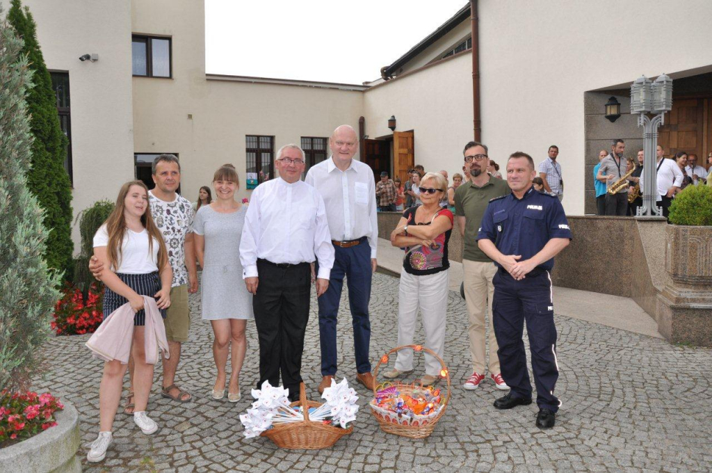 Prezydent Miasta Torunia Michał Zaleski na festynie na Wrzosach