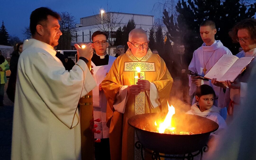 Wielka Sobota i Wigilia Paschalna na Wielką Noc 08-04-2023