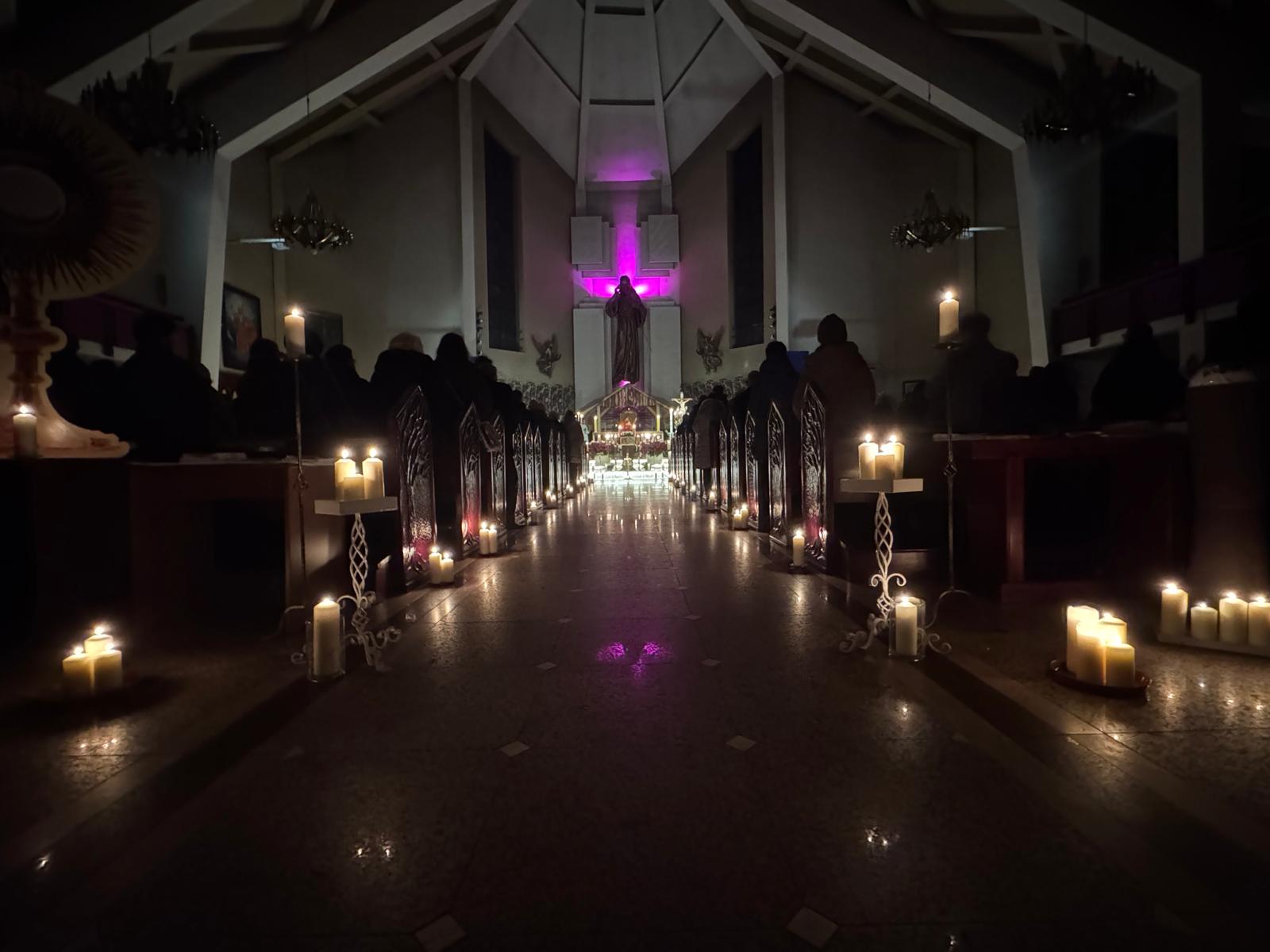 AKATYST KU CZCI BOGURODZICY – HISTORYCZNE PIERWSZE WYKONANIE W PARAFII ŚW. ANTONIEGO